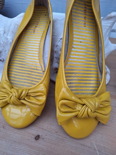 Ladies slip flat shoes - ,
