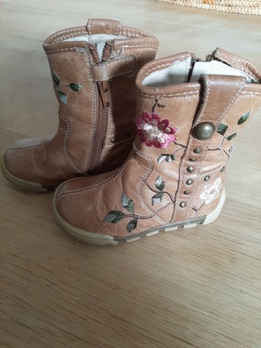 Baby leather shoes size 5 - shoes,