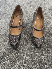 TU Women’s Silver Sparky Block Heel Court Shoes Size UK 6 Never Been Worn