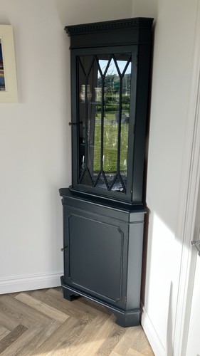 Corner display cabinet painted