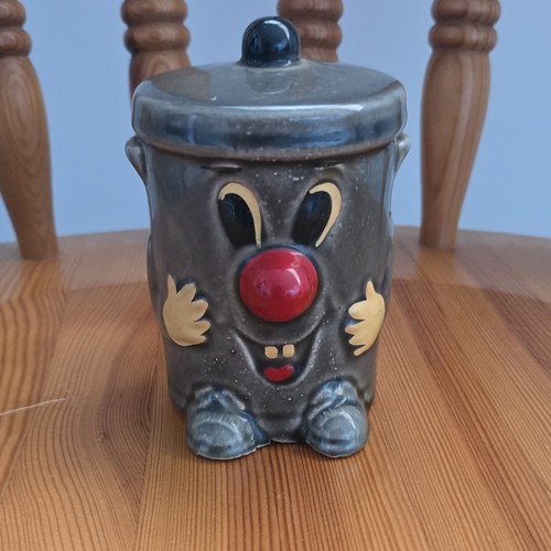 Vintage dusty bin - dusty, box