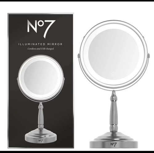 Illuminated makeup mirror - no, 7