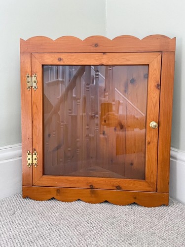 Vintage scalloped
