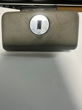 BFD079605 2007-2015 TOYOTA HILUX D4D GLOVE BOX HANDLE CATCH AND LATCH