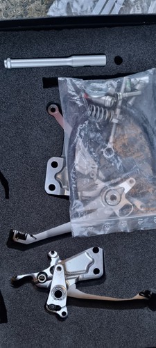 Rizoma rear sets - sets, pegs