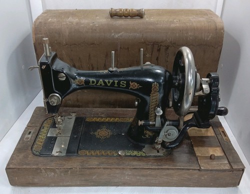 Davis sewing machine case - &,