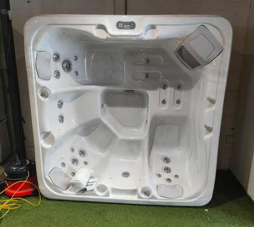 Demo hot tub value - plus, 5