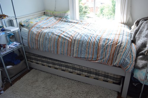 Trundle bed grey - bed.,