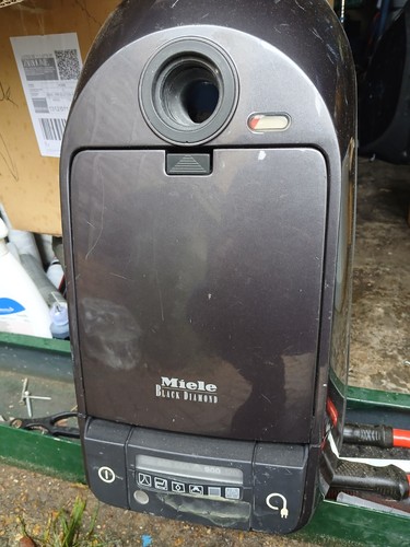 Miele black diamond vacuum - black,