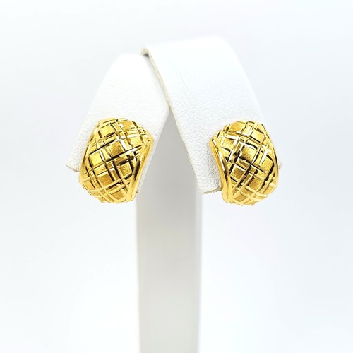 22k solid yellow gold huggie - solid,