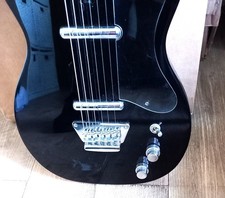 Superb Silvertone 1303/U2 In Piano Black - Locking Tuners - TGI Gig Bag - Xlnt