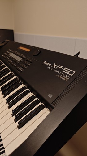 Roland vintage keyboard - xp,