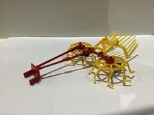 Britain’s Farm 1:32 Rotary Hay Rake - yellow / red (T54)