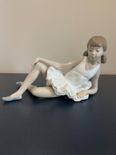 Lladro nao figurine - -,