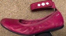 Clarks - Girls Size 4 G -Dark Pink Shoes With Ankle Band & Diamantés -Inc Polish