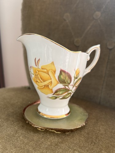 Vintage royal standard milk - standard,