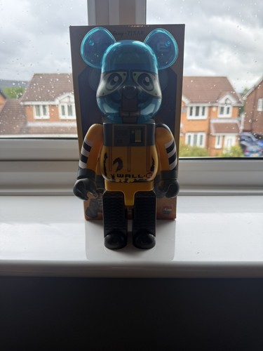 Rbrick bearbrick wall e - wall,