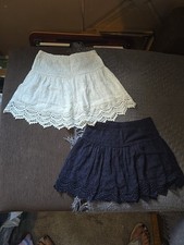 2 × Girls Lace Skirts with
