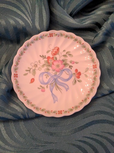 Wedgwood ribbon cascade - ribbon,