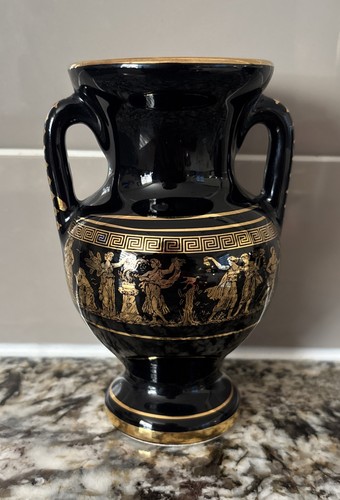 Vase urn hand - urn, in