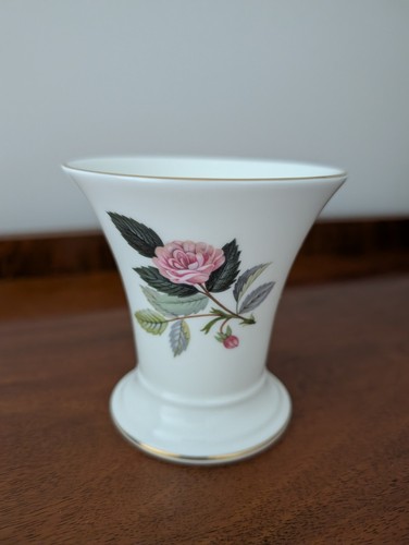 Wedgewood hathaway rose - -,