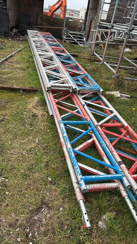 Set four alloy scaffolding - of,