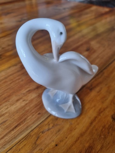 Lladro swan figurine handmade - swan,