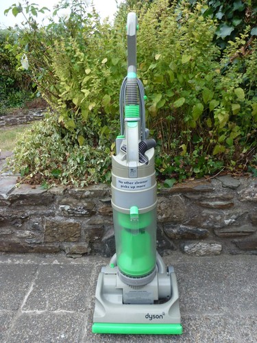 Dyson dc04 vacuum cleaner good - dc04,