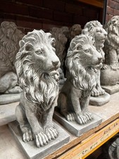 Garden lion statues ornaments