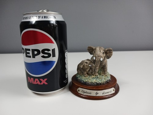 Elephants leonardo wood - elephants, by