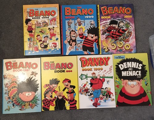 Vintage annuals bundle - x,