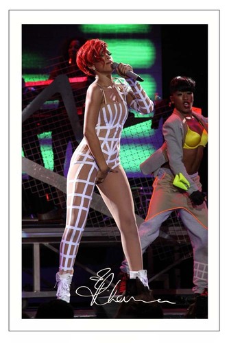 Rihanna signed photo print - rihanna,