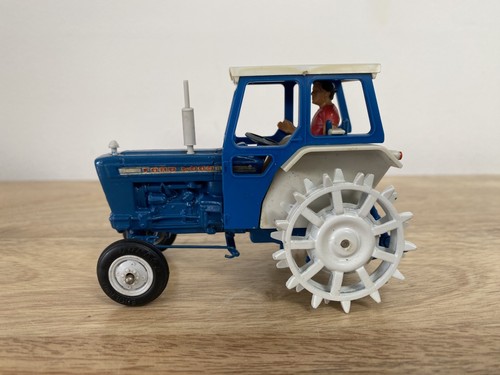 Britains ford 5000 tractor - britains,