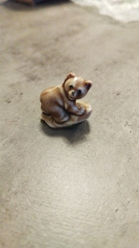 Wade porcelain grizzly bear