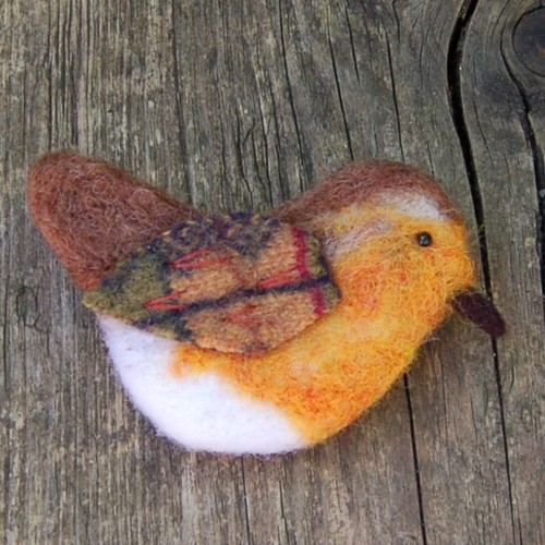 Needle felted robin brooch - felted,