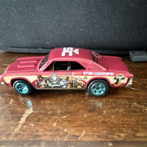 Hot wheels disney pixar - hot,