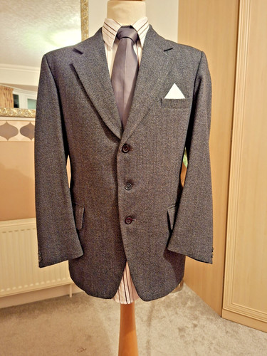 Mans vintage suit chest - suit, 42''