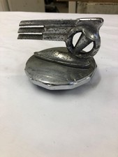 VINTAGE 1940s TRIUMPH RENOWN