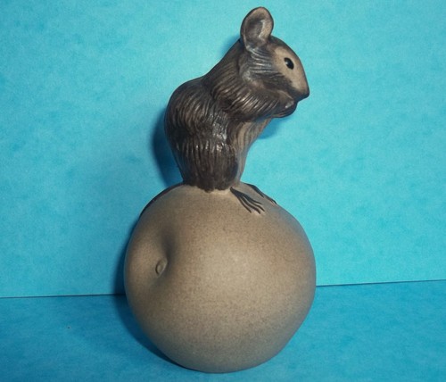 Poole pottery stoneware mouse - poole,