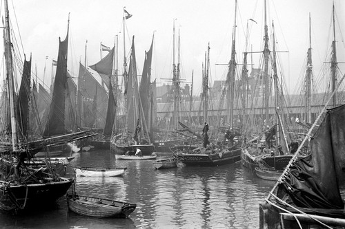 Rp13793 lowestoft trawlers - trawlers,