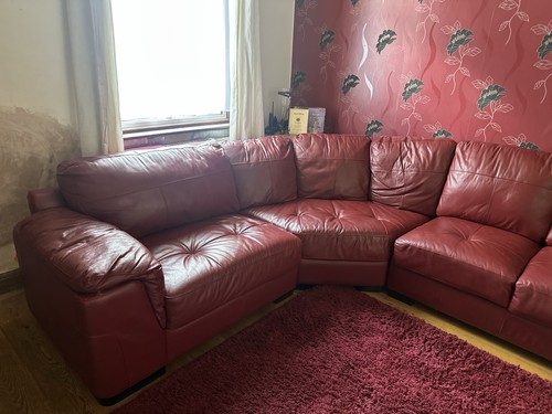 Large maroon corner sofa - , comes