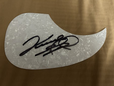 Singer VINCE GILL Signed