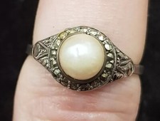 Old Vintage Antique Art Deco Silver & 9ct Gold Marcasite & Pearl Ring. UK Size P