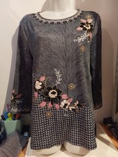 Afibel. Grey Pattern T-shirt