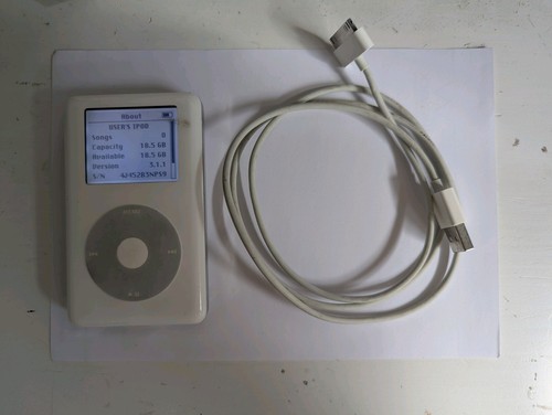 Apple ipod classic 4th gen - ipod,