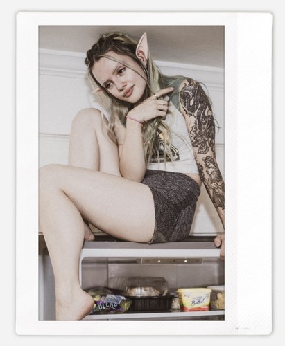 Art model bradley - model, instax