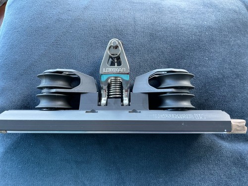 Lewmar mainsheet car - lewmar,