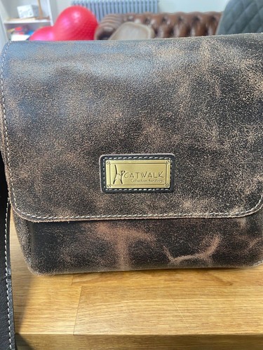 Catwalk messenger bag 
