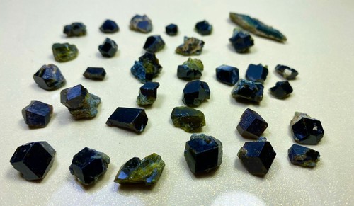 188 carats natural terminated - 188,