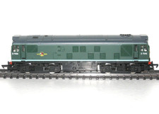 HORNBY OO GAUGE R072 CLASS 25 (TYPE 2) DIESEL LOCOMOTIVE D7596 - Headcode Lights